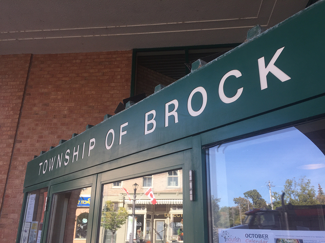 Livraison de Brock Weed township sign - Brock Weed Delivery